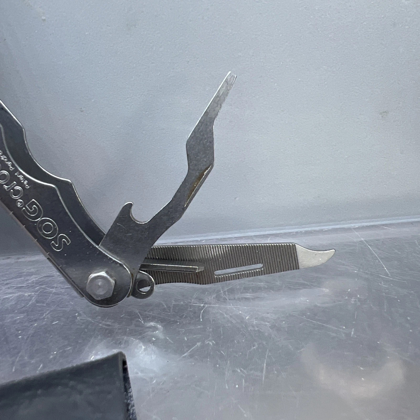 SOG Crosscut Multitool Knife! With man made plasti Leather Sheath! Never Used