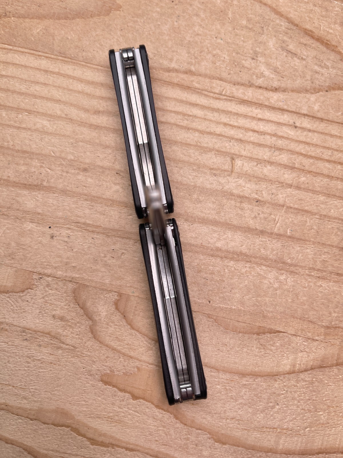 Leatherman Squirt PS4 Black Multi-tool Knife – Broken Scissors Spring – Retired