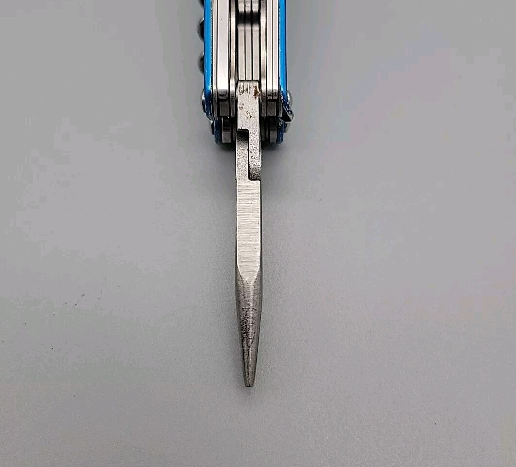 Leatherman Juice CS4 Multi Tool – Dated 0304 – Blue – Pliers * Retired *