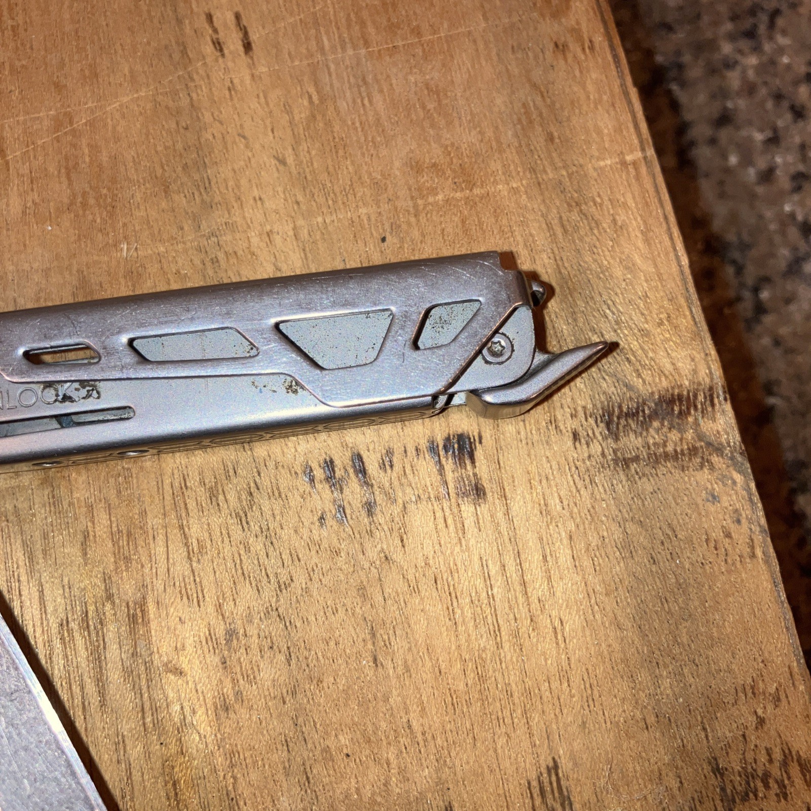 Gerber Armbar Slim Cut Multi Tool 2.5″ S.S. Blade Scissor Bottle Opener