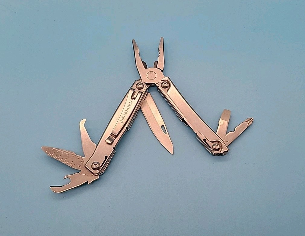 Leatherman Rev Multi-Tool – Pliers, Knife, Screwdrivers, Can Opener, File