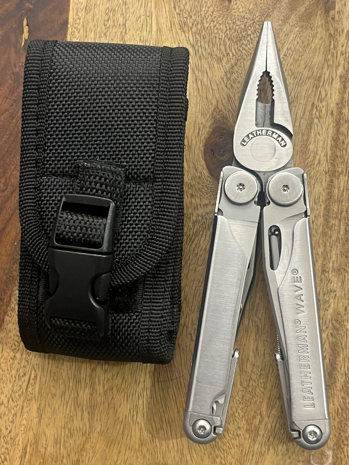 Leatherman Wave Multi-Tool Knife Great Condition!! w/New Molle Sheath ~TASKCo