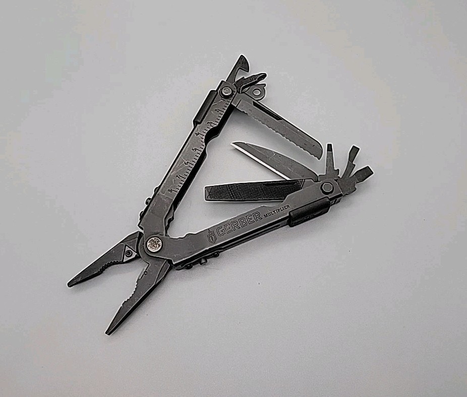 Gerber MP600Multiplier Multi-Tool – Needle Nose Carbide Cutter Pliers