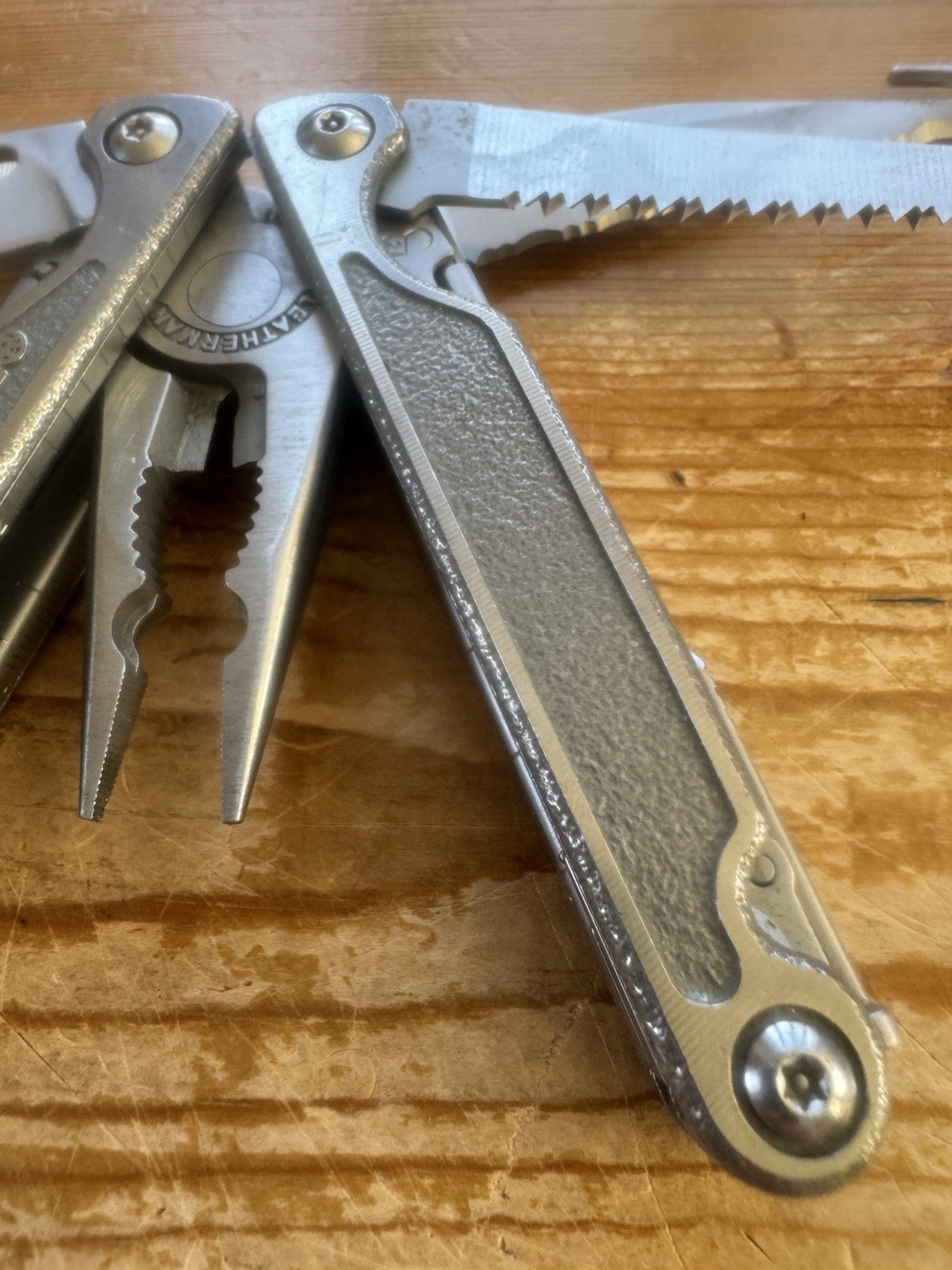Leatherman Charge XTI S30V Blade Multi-Tool Blasting Cap Crimper Belt Cutter