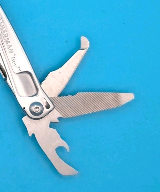 Leatherman Rev 3.8″ Multi-Tool, Stainless! *SOME RUST ON ITEM*