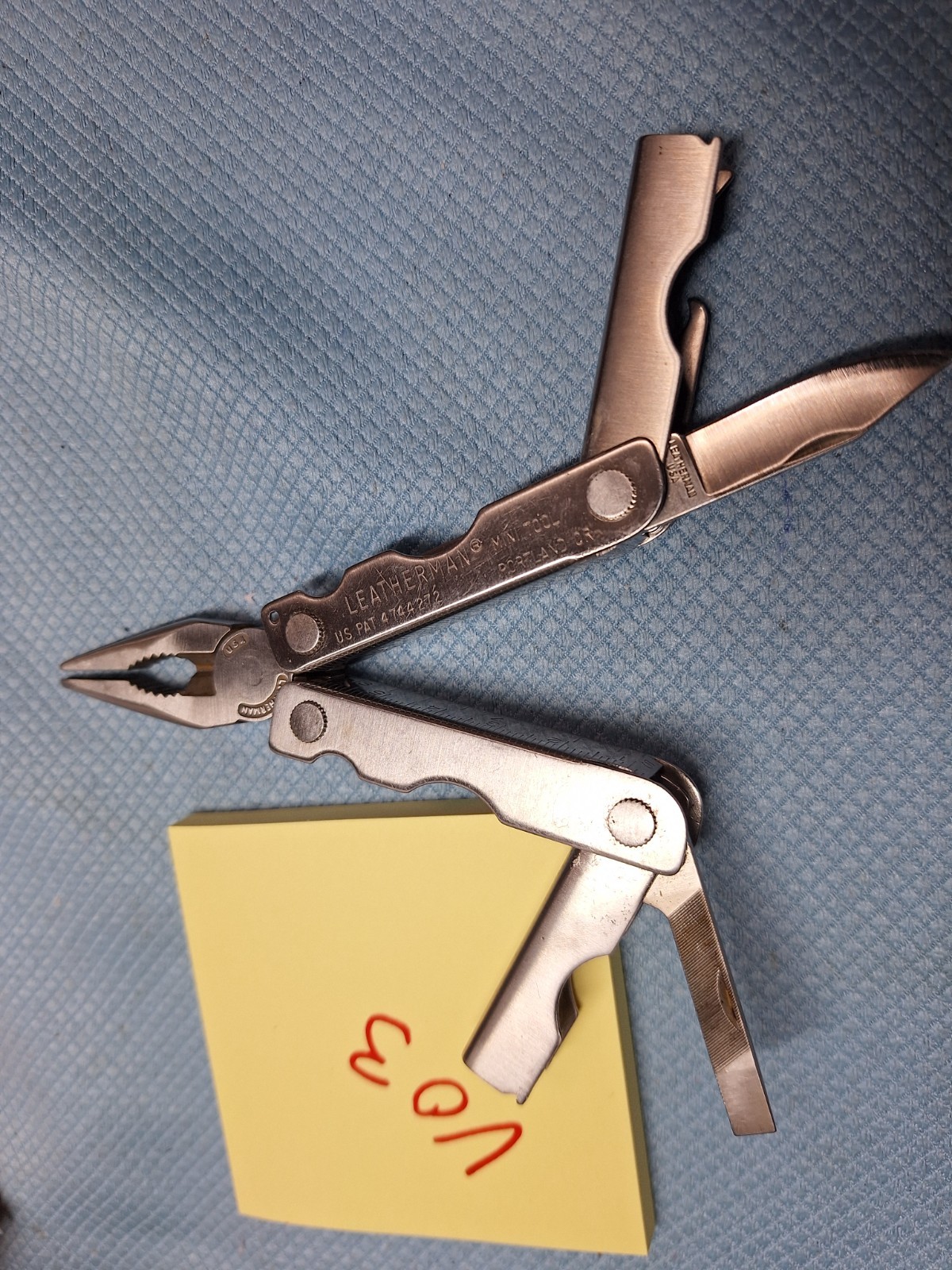 Leatherman MINI MULTI TOOL airport confiscation LOT V03