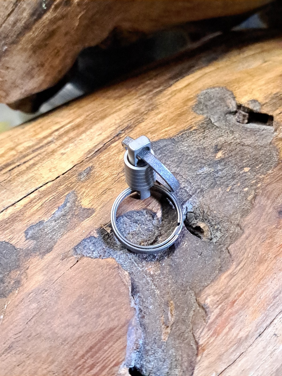 Pro Mini Series Titanium Swivel With 16mm Titanium Sidepush Keyrings