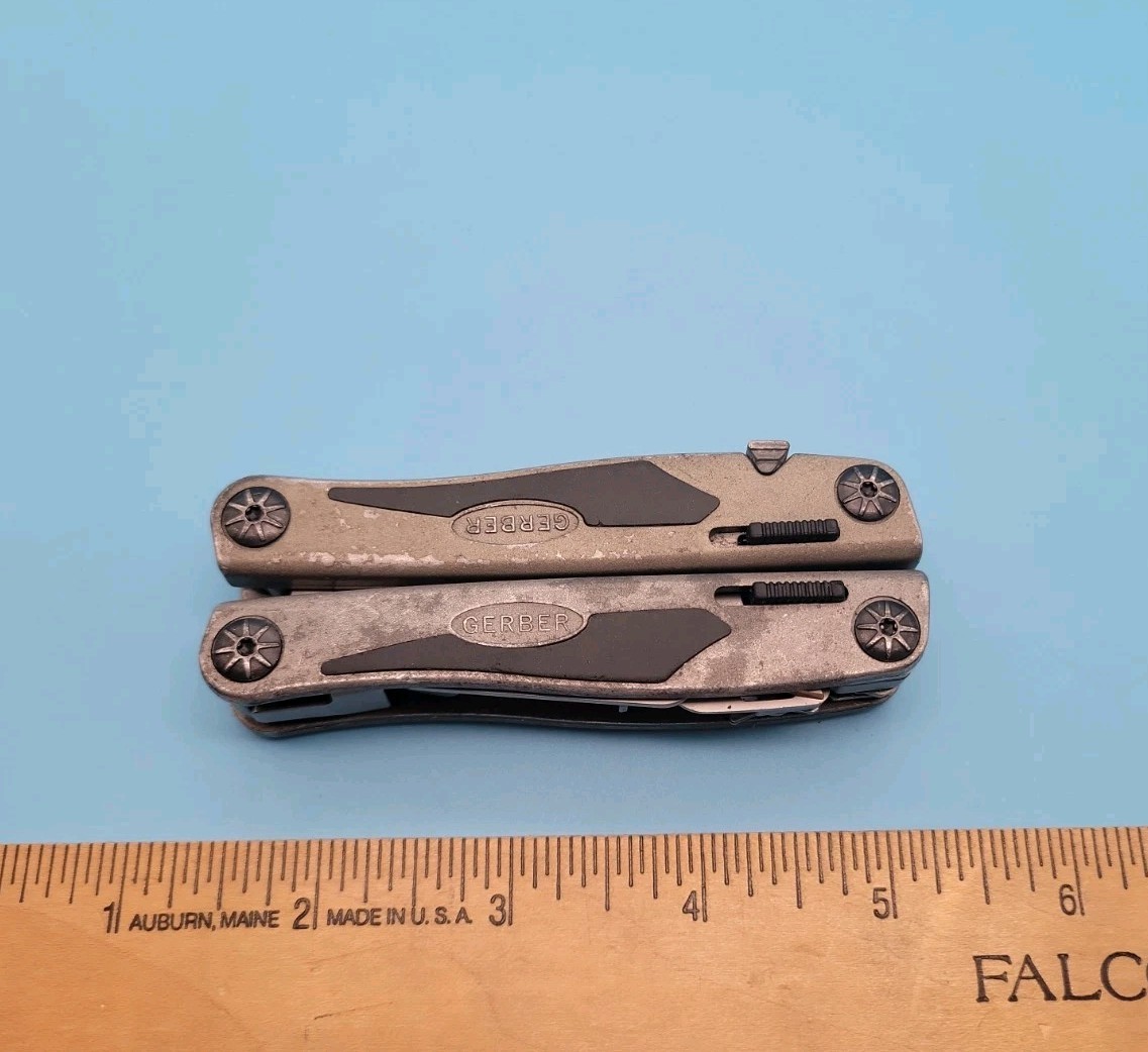 Gerber Urban Legend 700 Multi-Plier Multi Tool – Pliers, Scissors, Knife