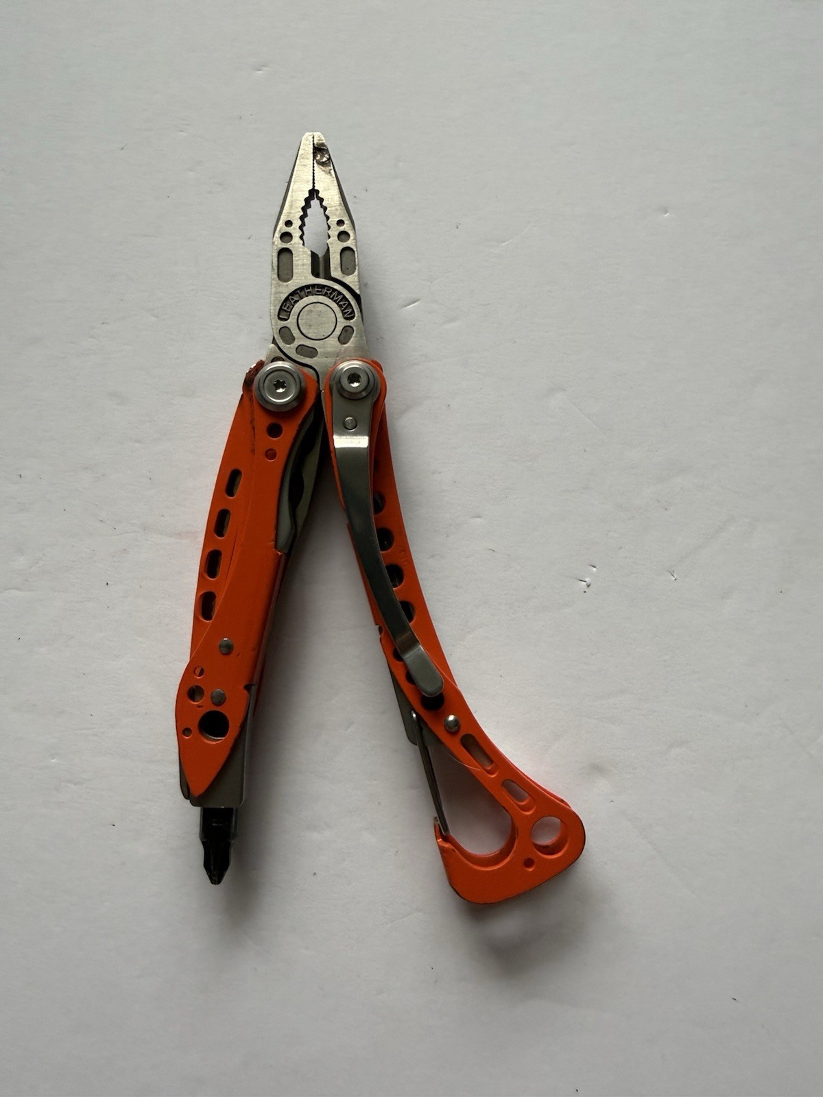AUTHENTIC LEATHERMAN SKELETOOL RX RESCUE ORANGE