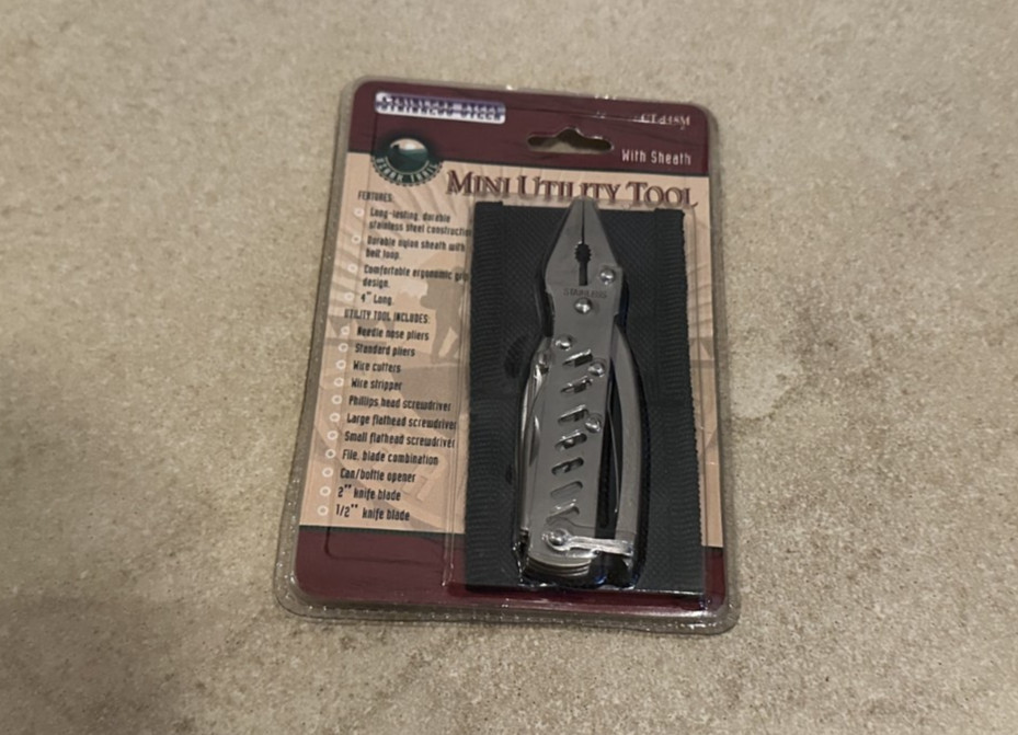 Cabela’s Multi Tool + Mini Utility Tool NIB 7-in-1 Pliers Knife Set
