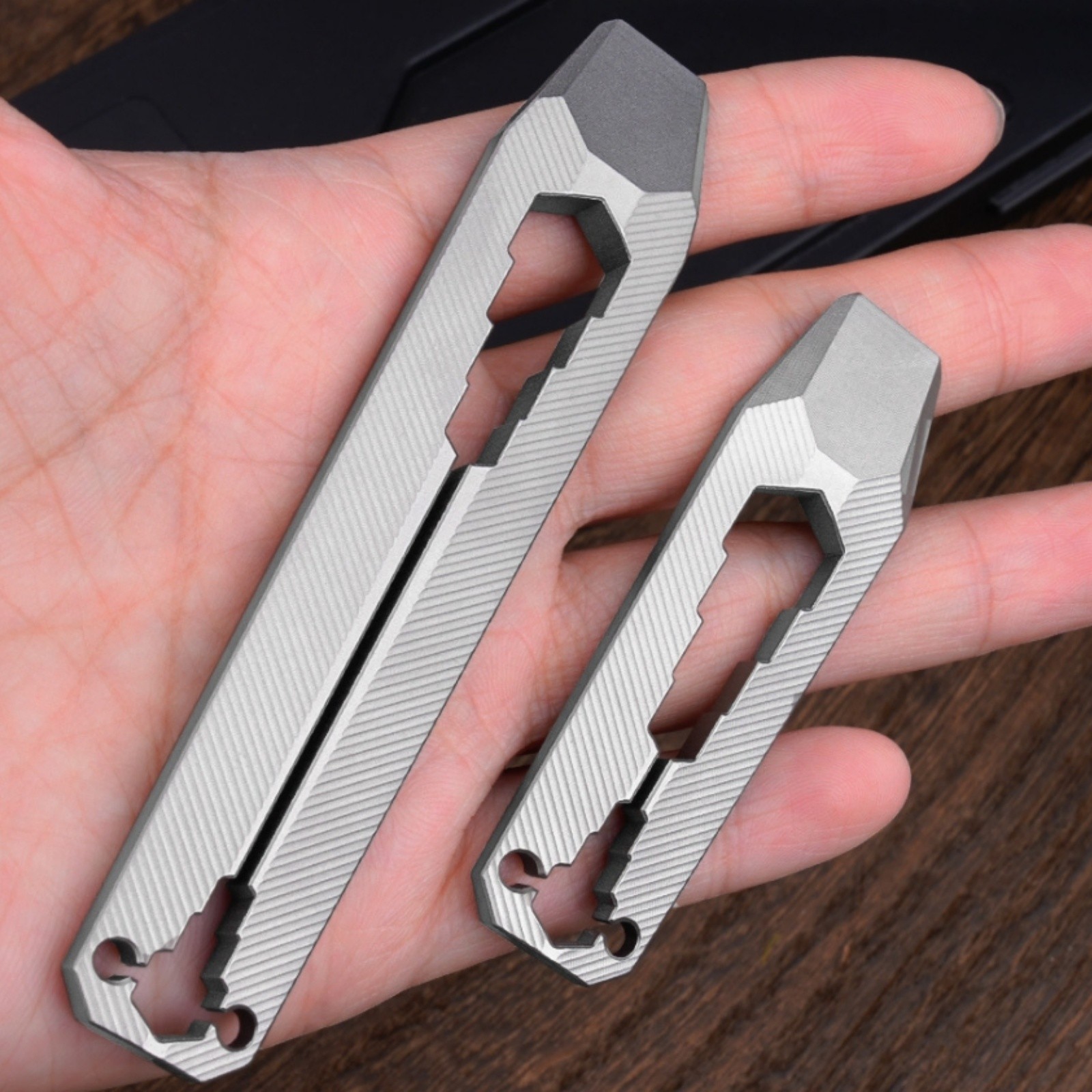 Titanium Alloy EDC Mini Pry Bar Keychain Wrench Portable Pocket Tool A++++