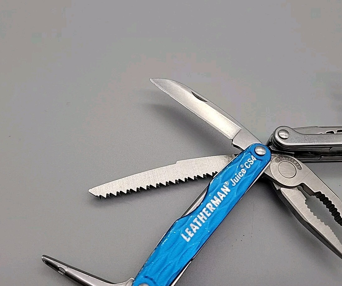 Leatherman Juice CS4 Multi-Tool – Dated 0216 – Blue – Pliers * Retired *