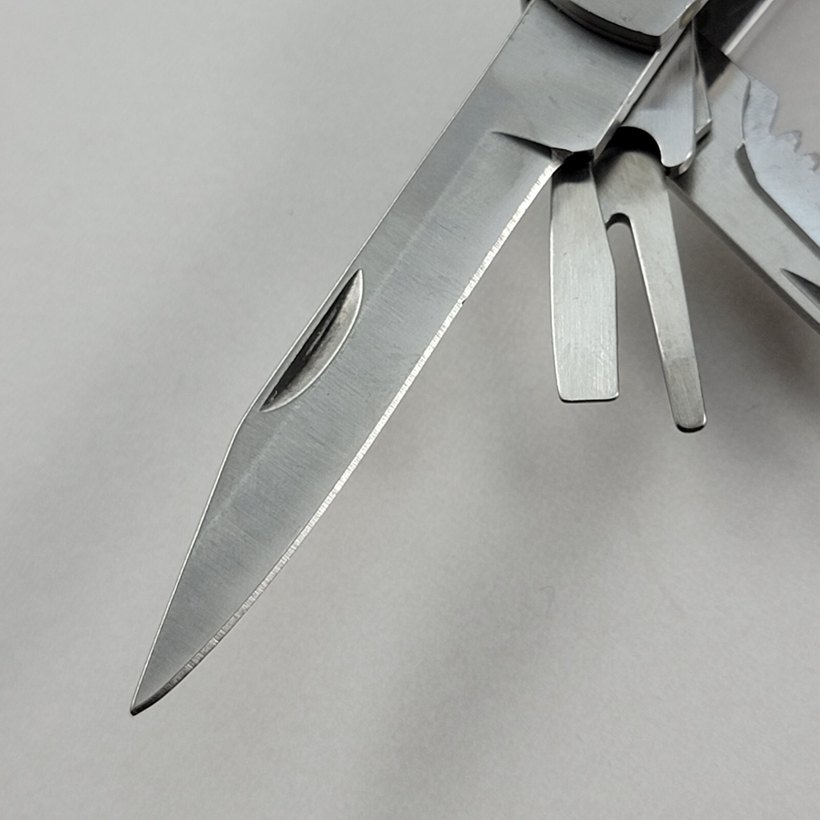 NRA Multi Tool – 4.5″ With Sheaf – Pliers, Knife, Can Opener & More – CLEAN
