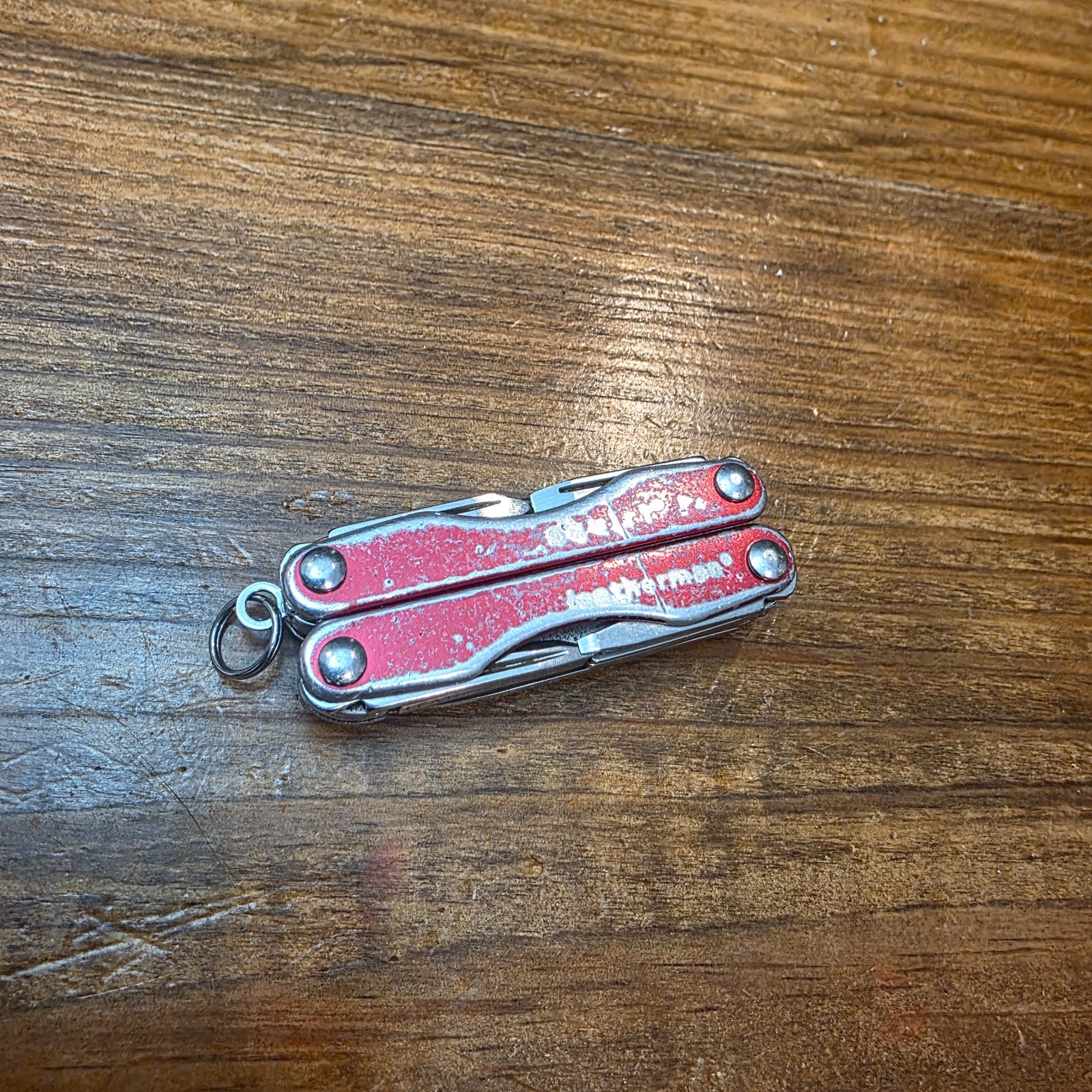 Leatherman Squirt P4 Multi-Tool, Knife, Pliers, Retired Collectible, Red