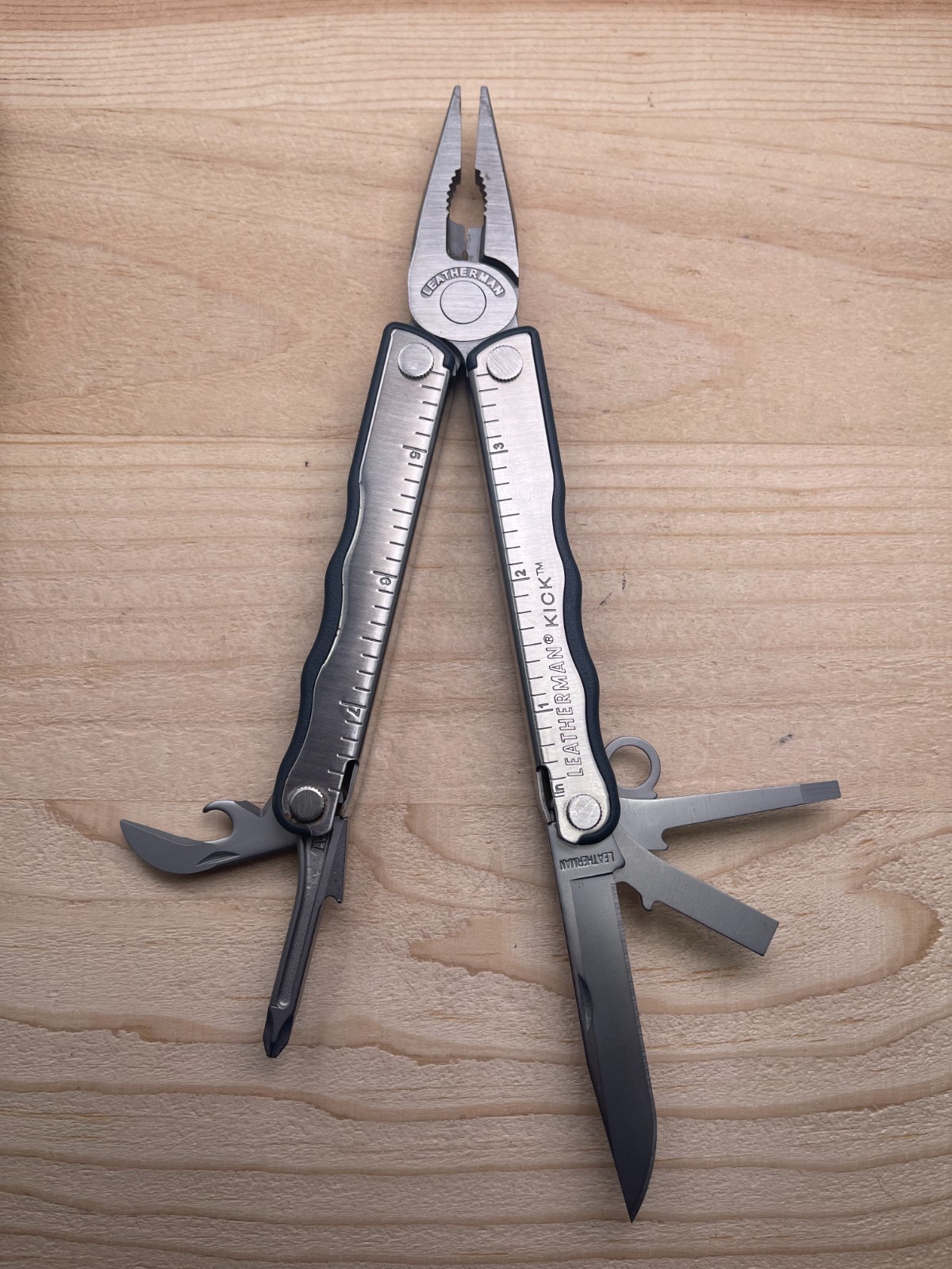 Leatherman Kick Multi-tool Knife with Nylon Sheath 10/09