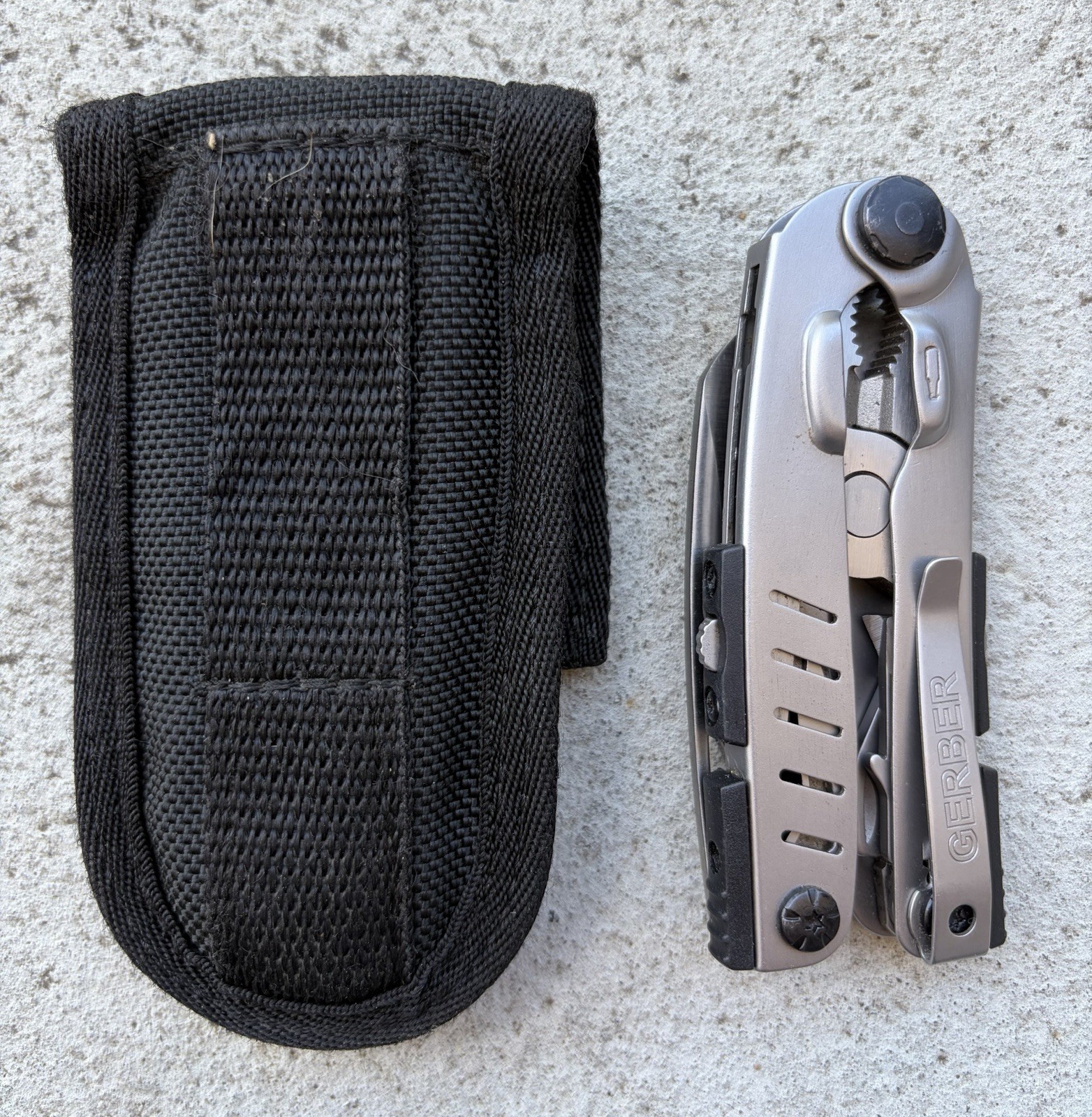 GERBER OCTANE RED/SILVER MULTI-PLIER MULTI TOOL IN SHEATH DISCONTINUED, RARE
