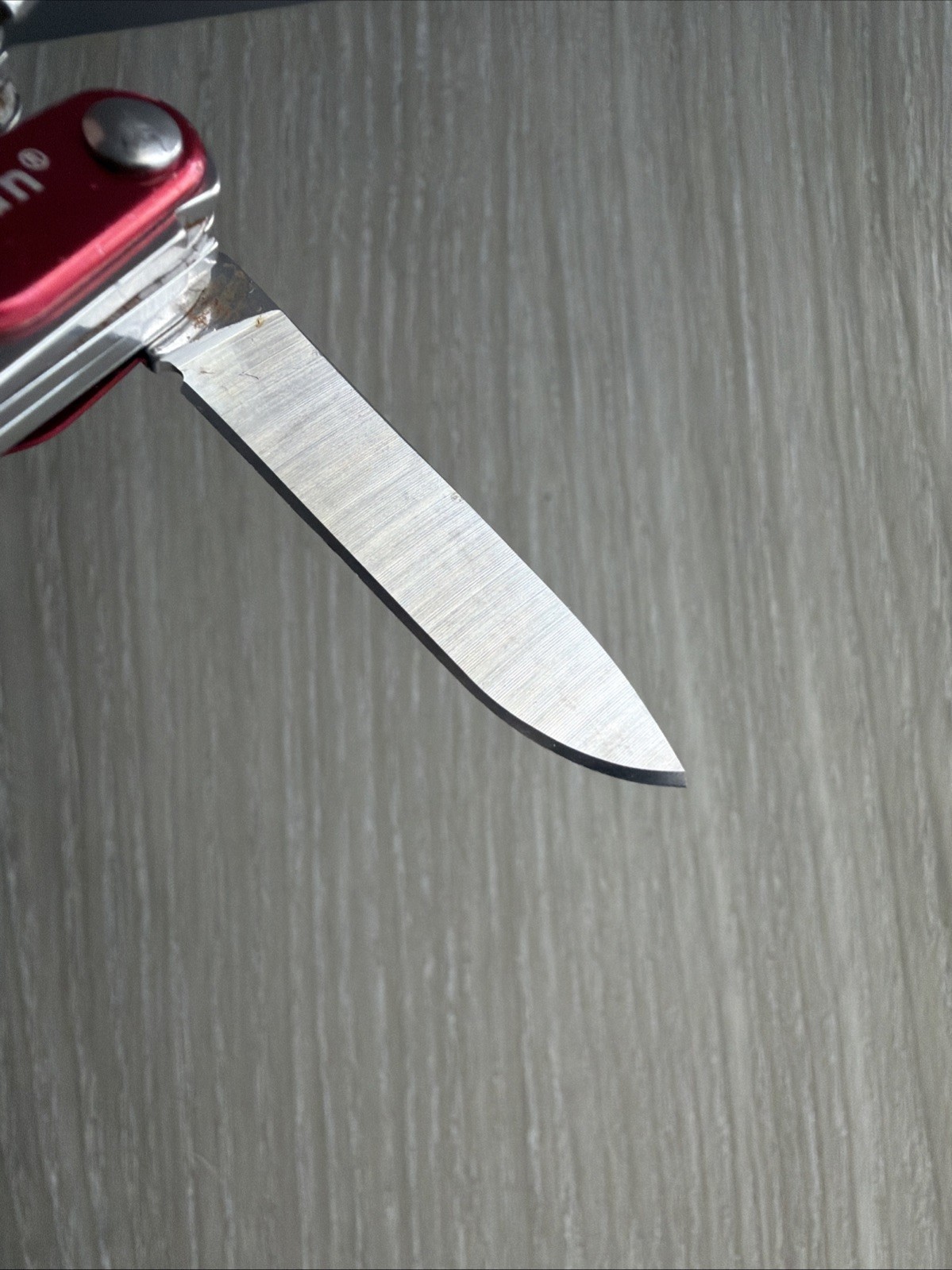 Leatherman Squirt S4 MultiTool Scissors Knife File Drivers Tweezers Red Metallic