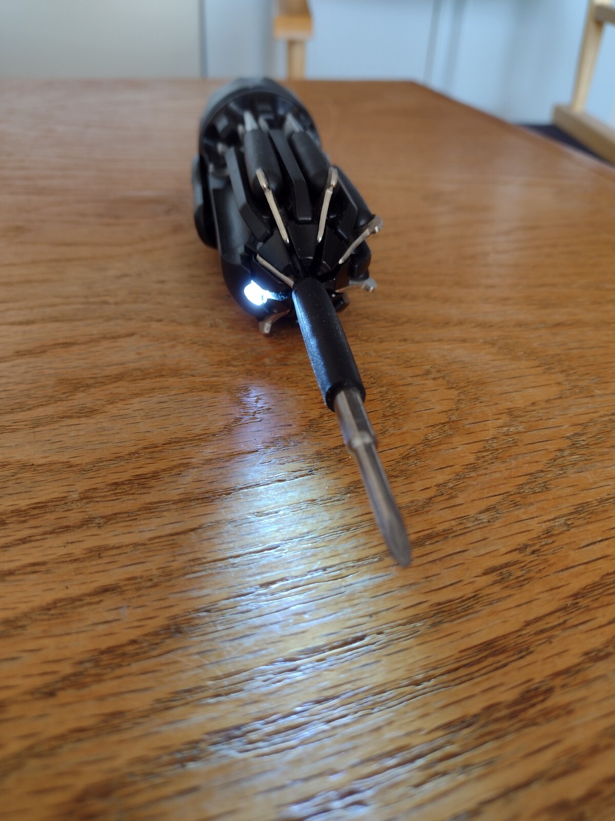 Leed’s Led Light Multitool Seven Screw Drivers Two Lights Tested