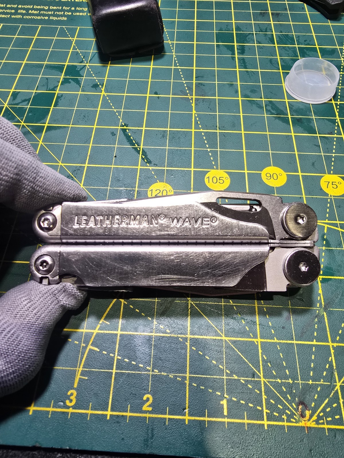 Leatherman Wave Stainless Steel 12 Tool Multi-Tool With Sheath