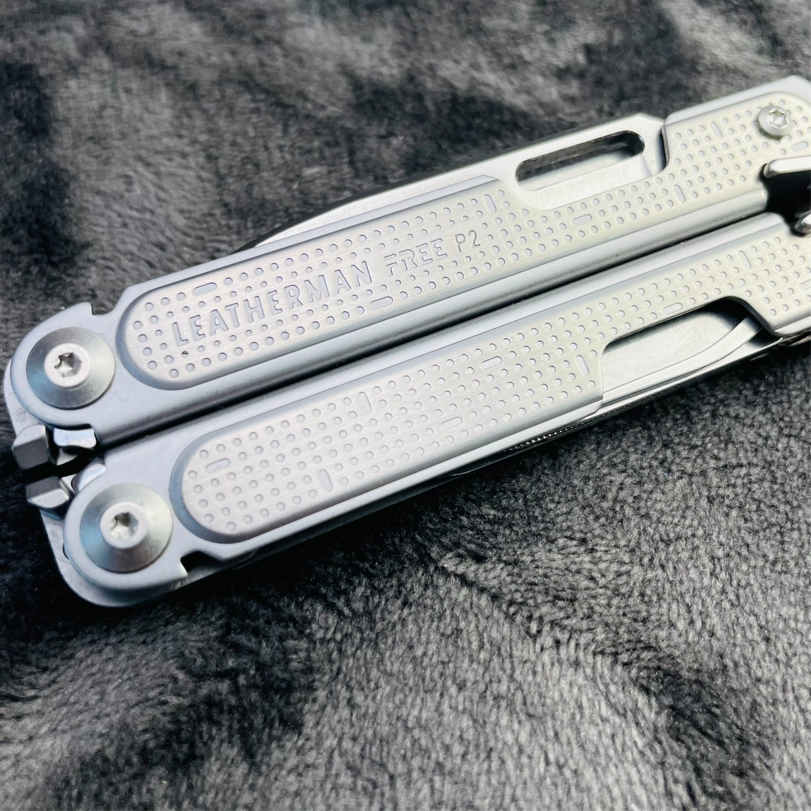 Leatherman Free P2 Multitool Discontinued New Open Box