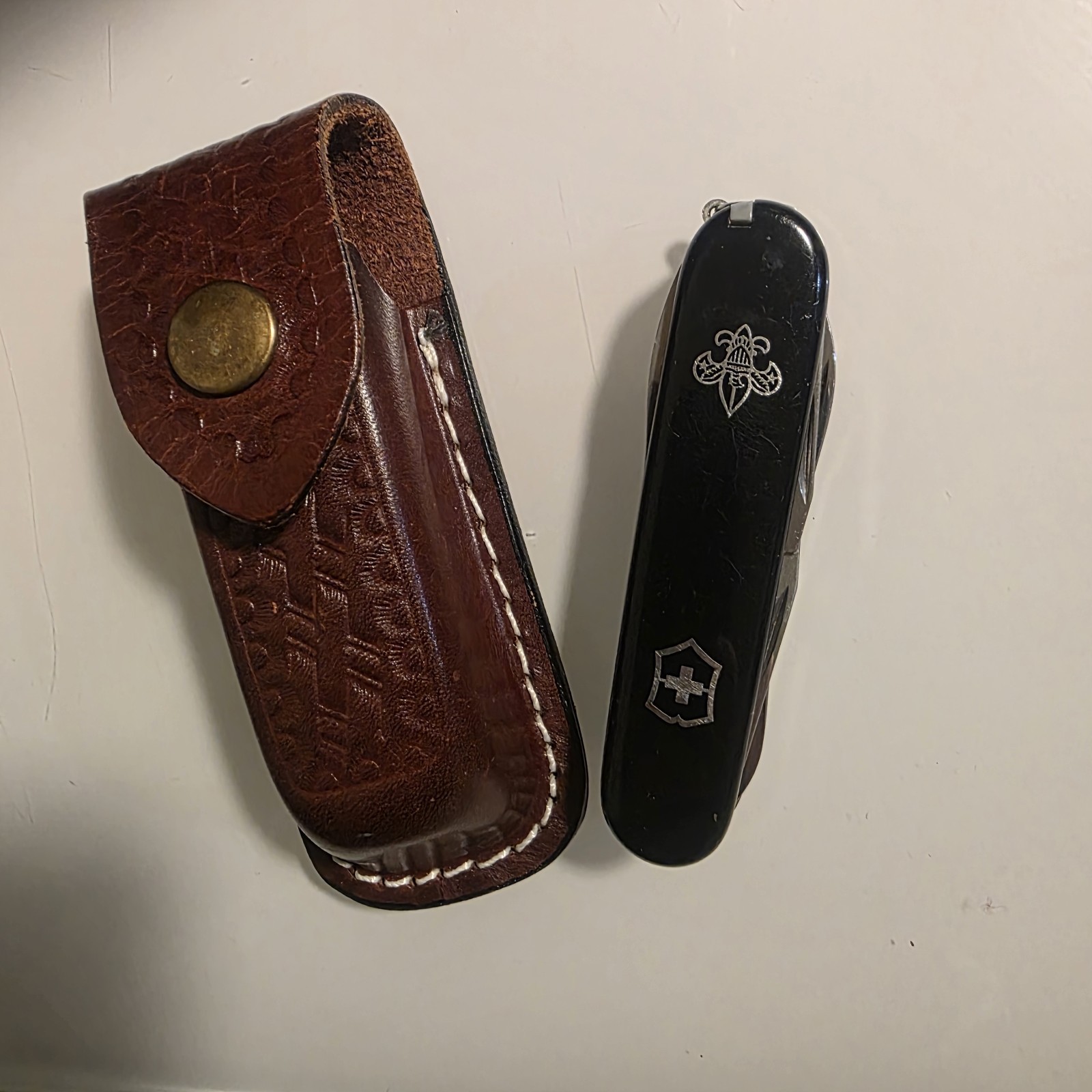 Victorinox Classic Black 7-Tool Multi-Tool Knife Scissors Keyring 2.5in
