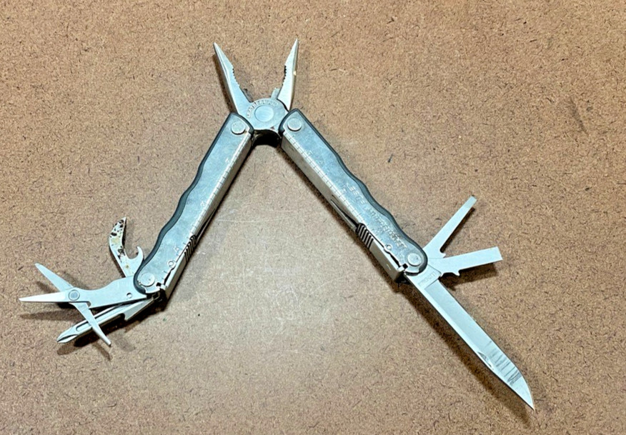 Leatherman Fuse Multi Tool Stainless, USA w/ Plier and Scissors