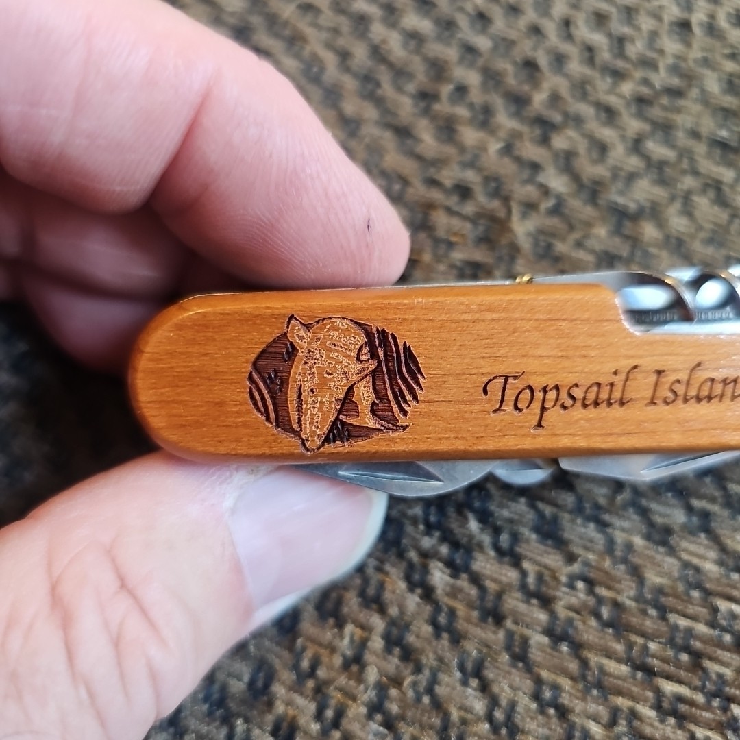 Cowgirl Up Western Knife Womens Wooden 3.5″ x 1″ x .75″ Brown CGPOCK00