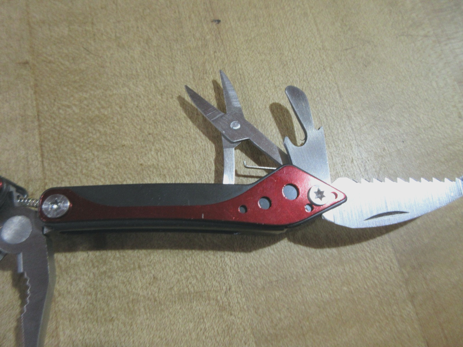 Cabelas Multi tool red and gray (LKL)