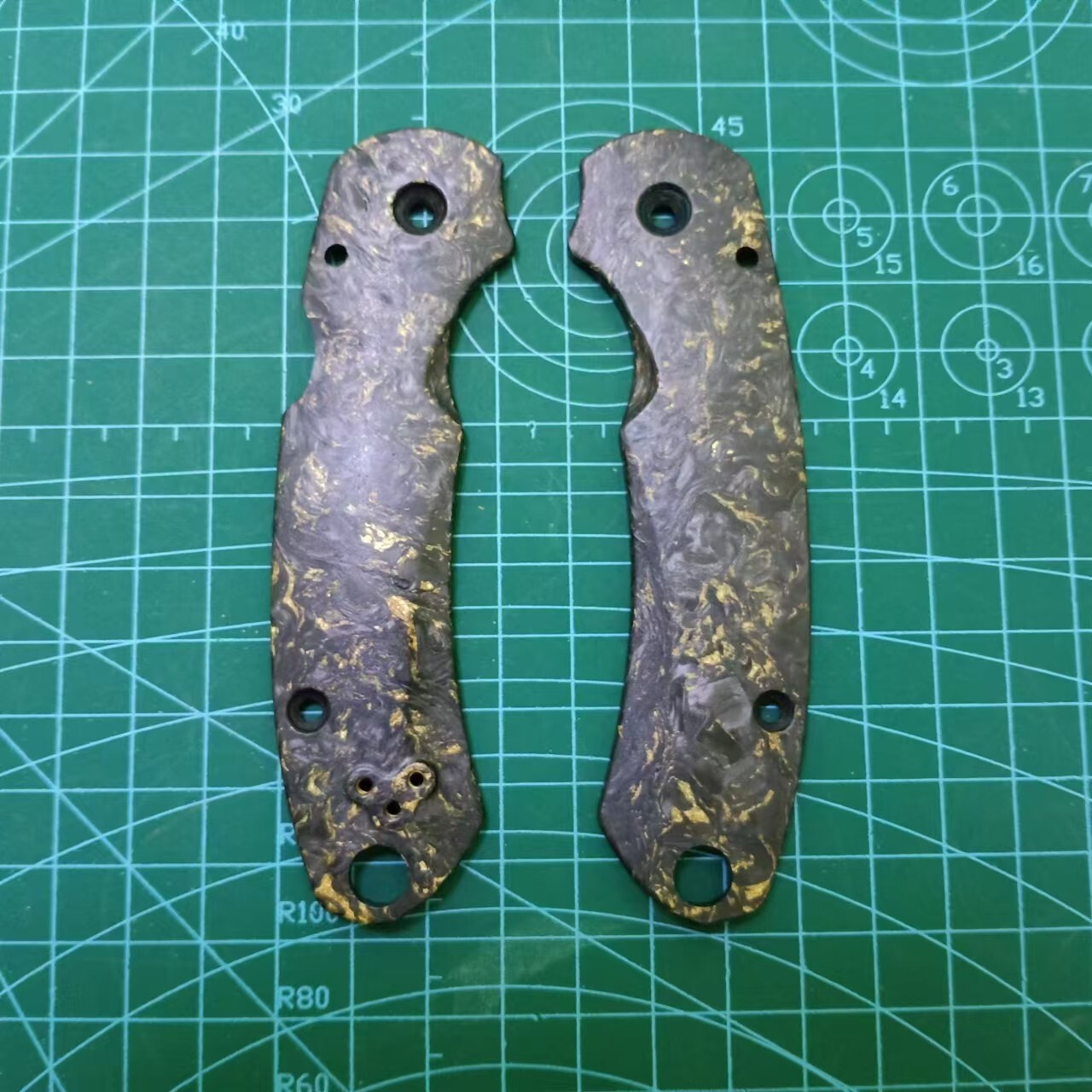 1 Pair Copper Forged Carbon Fiber Handle Scales for Spyderco C223