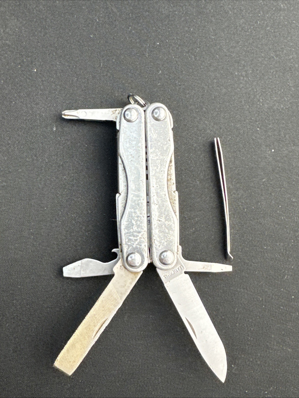 Leatherman Squirt E4 Multi-Tool w/Wire Strippers Gray