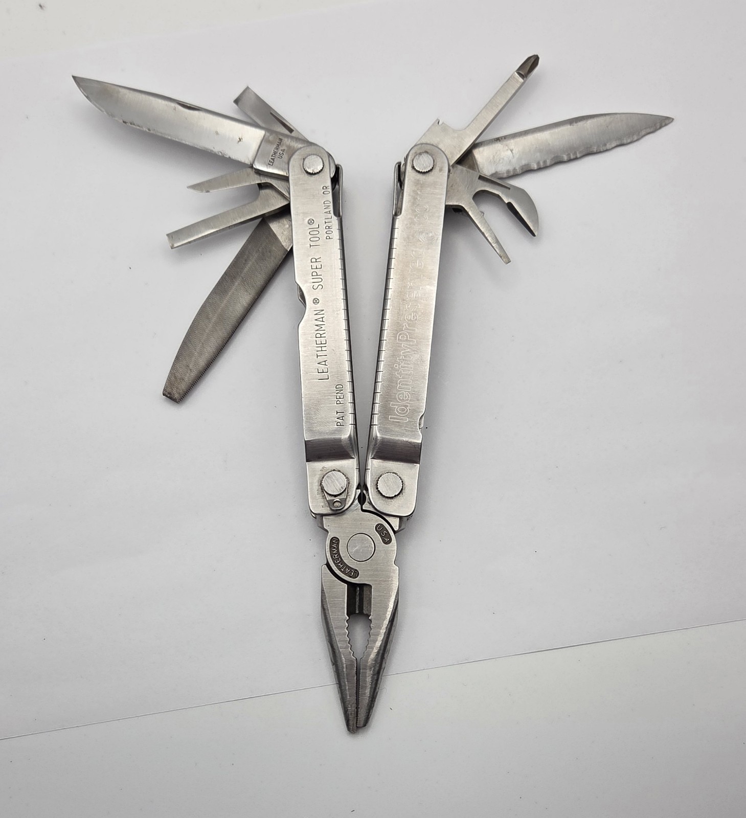 Original Leatherman SUPER TOOL Stainless Steel Silver Pat Pend L-2