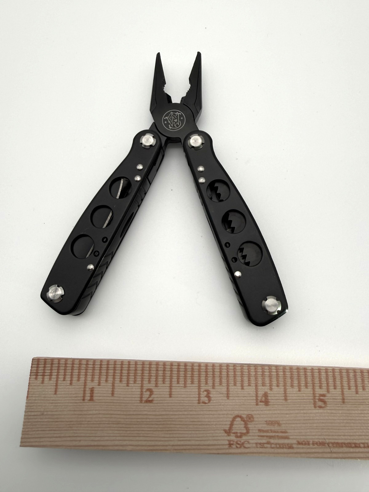 Smith & Wesson Black Multi Tool Pliers Knife Saw Screwdriver w/ Sheath EDC