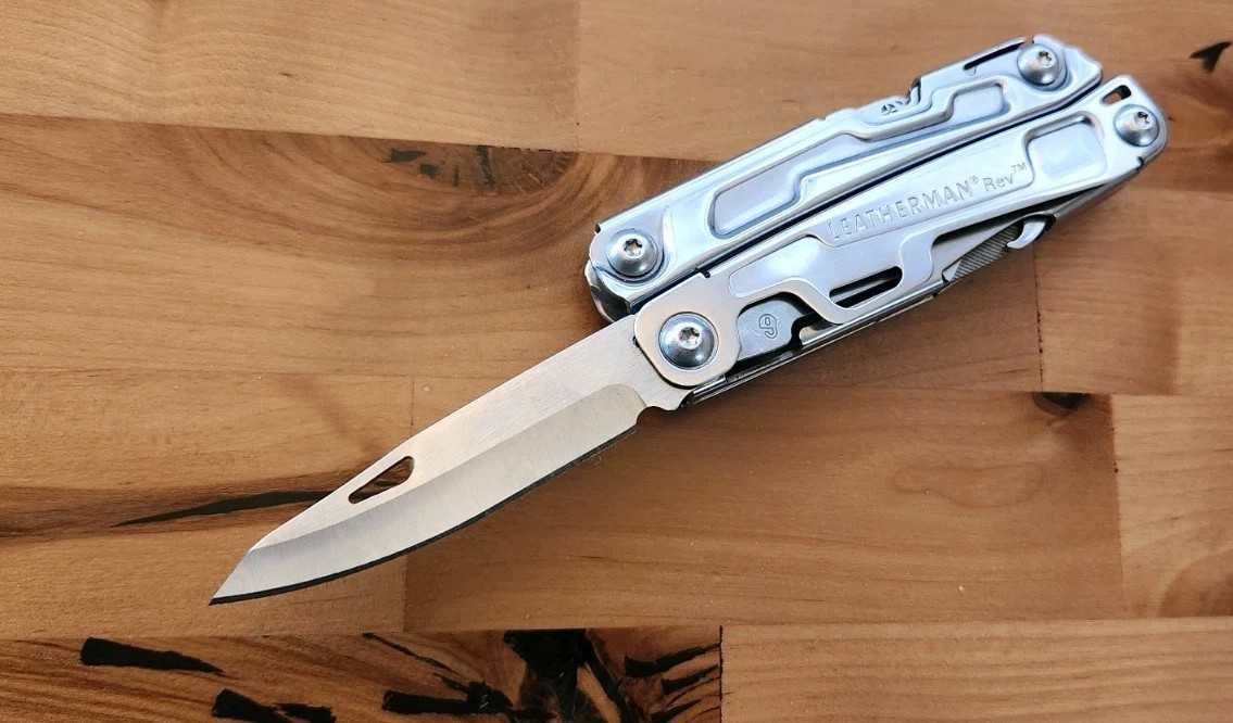 Leatherman Rev Multi Tool Knife Pliers Screwdrivers Blade – QTY 1