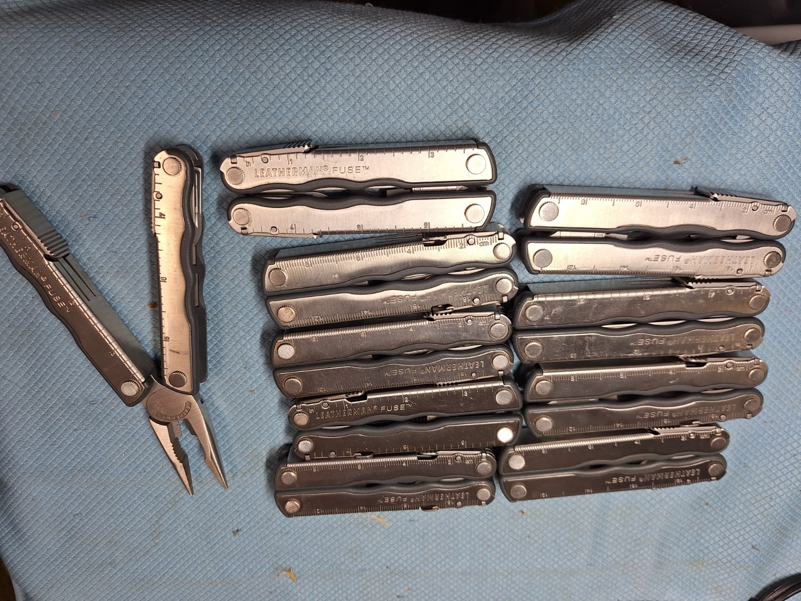 10 Leatherman Fuse Multi Tools Fishing NEW OTHER Camping Excellent loc 1