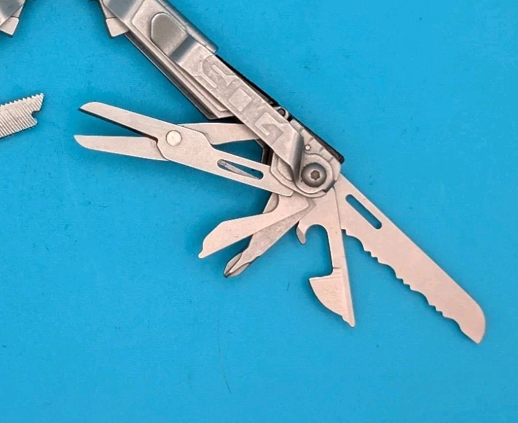 SOG PowerPint Tool Compact Lightweight Silver Multi-Tool!