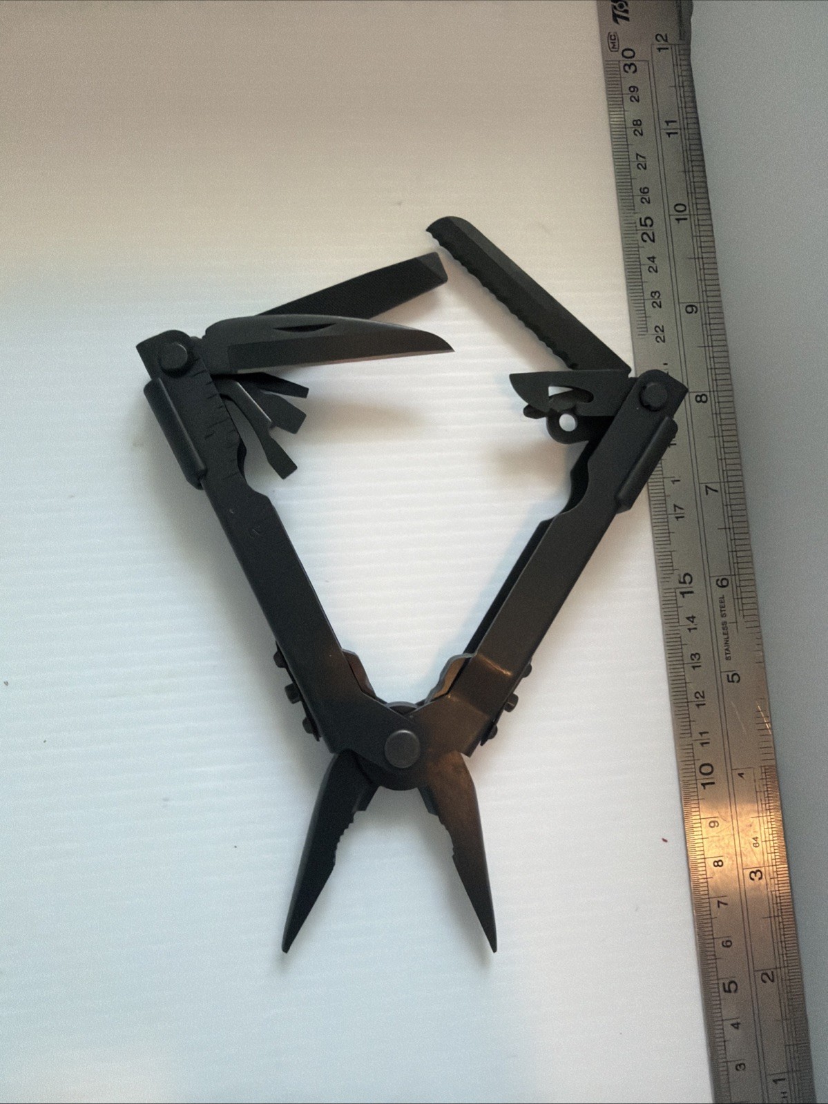 Gerber MP 600 Multi-Tool Pliers with Sheath Black Super Nice