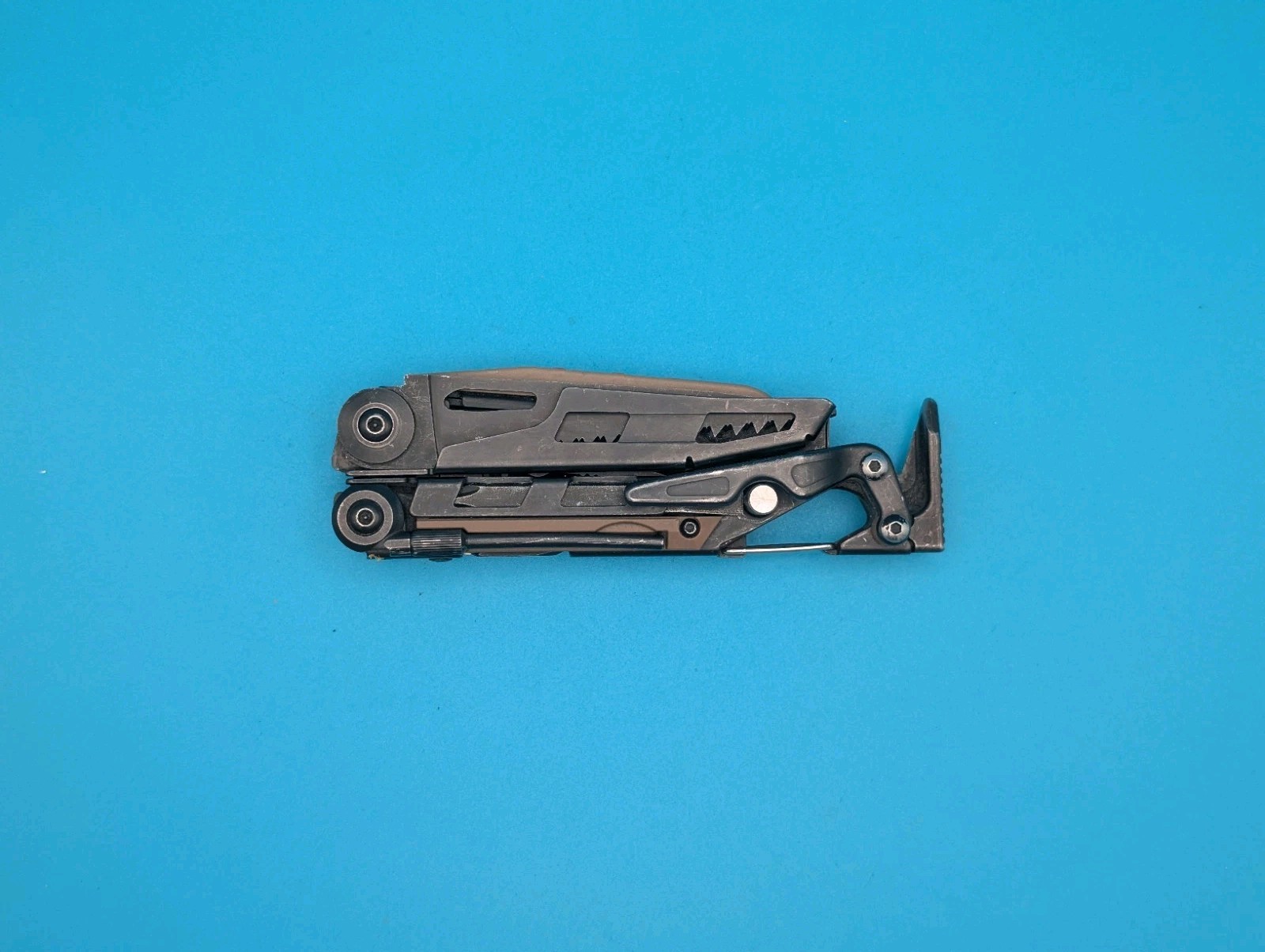 Leatherman MUT Multi Tool!