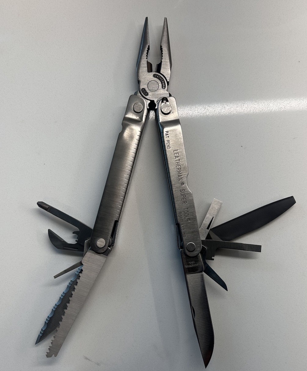 NEW FIRST GENERATION Leatherman Original Super Tool Supertool Multitool Crimped