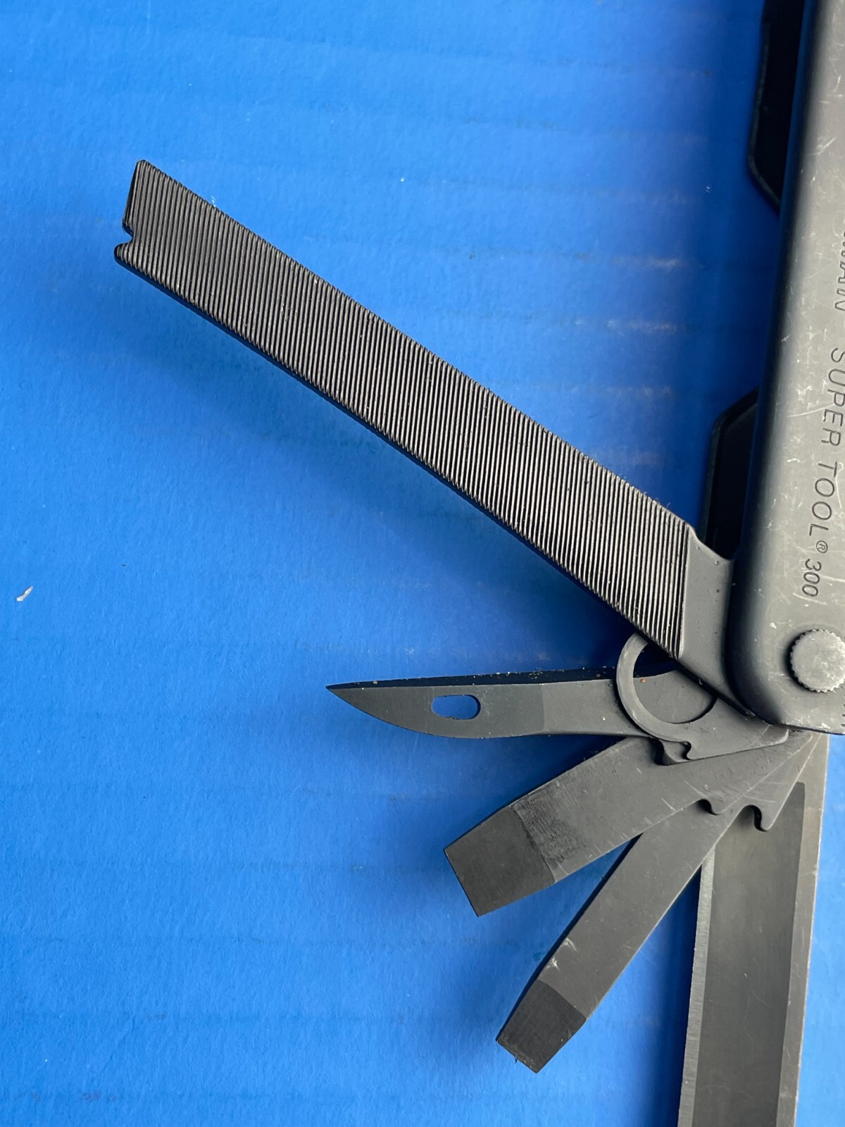 Leatherman Super Tool 300 Multi-Tool multi tool Black Oxide