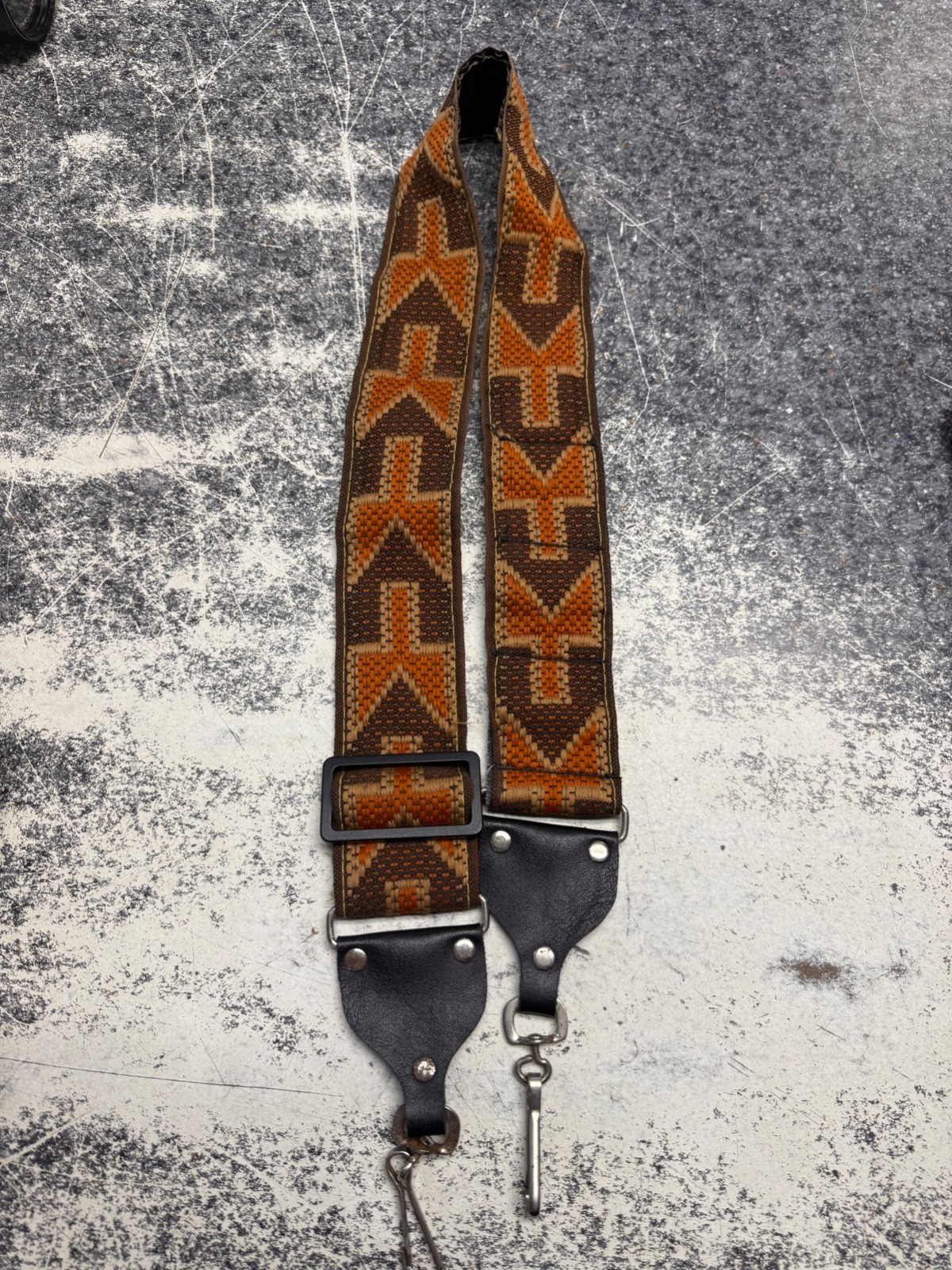 VINTAGE 2″ CAMERA STRAP SOFT BLACK LINED OLD VINTAGE RETRO BANJO