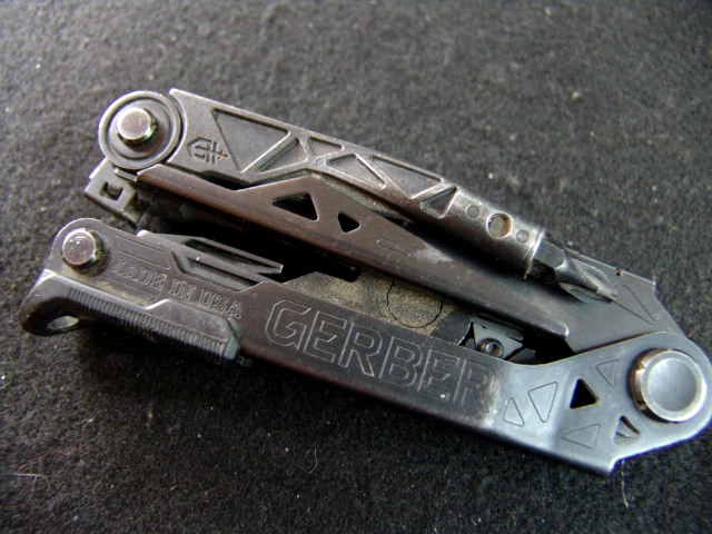 GERBER–CENTER DRIVE–MULTI PLIER–w/ BITS–GERBER CASE-EXCELLENT-MILITARY–MINT