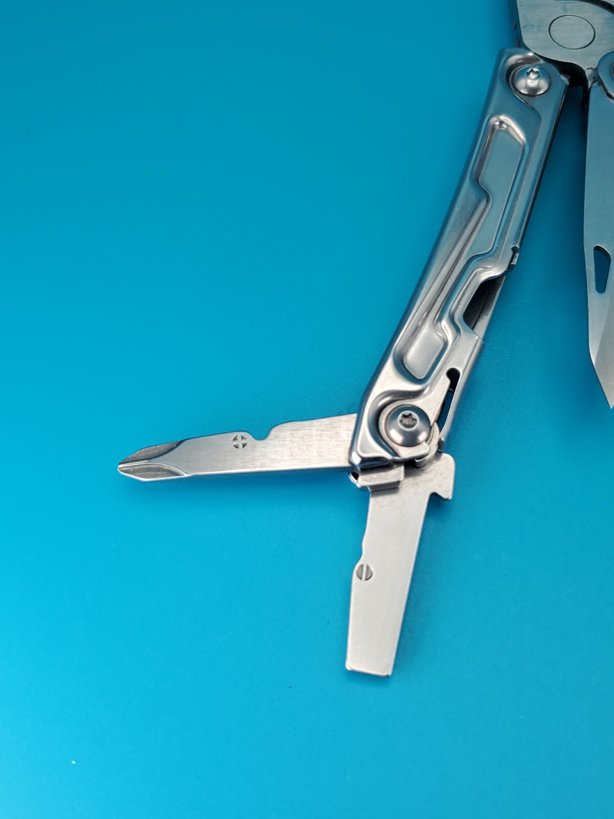 Leatherman Rev 3.8″ Multi-Tool, Stainless!