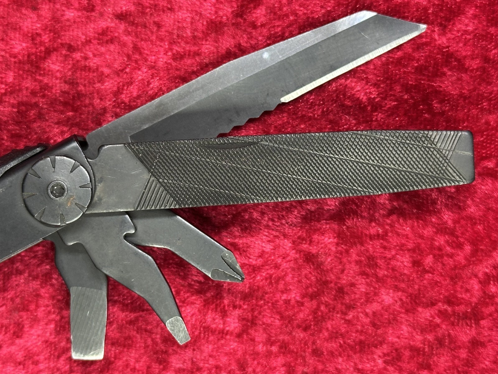 Gerber Diesel Multi-Plier Black NeedleNose 12 Tool Multi-Tool w/Sheath (615)